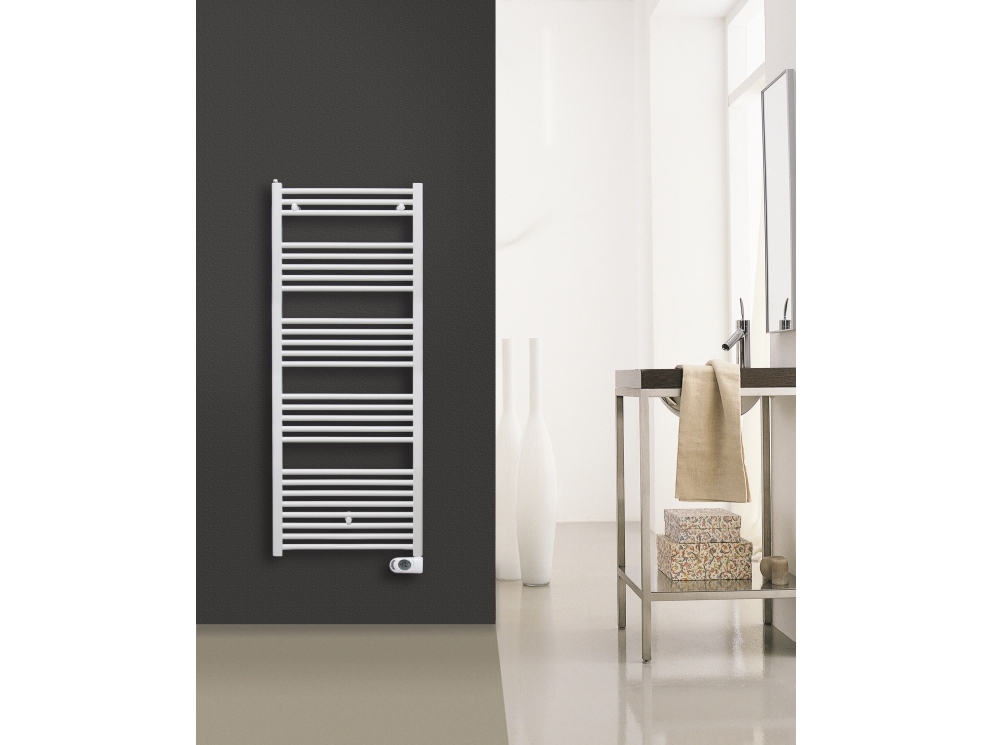 Csslr Plus elektrisk håndklæde radiator 1500 x 500mm (H x W) 700 Watt, Hvid RAL9016. Udstyret med avanceret digital (ur) termostat