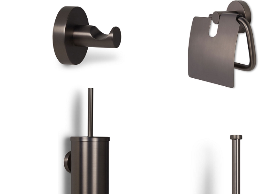BLUE LABEL Badeværelsestilbehør i gun metal - toiletrulleholder, toiletbørste, håndklædekrog samt reservepapirholder