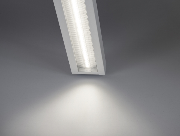 EFFERO, Påbyg, 24W, 3600lm, 3000K, CRI 80-89, Bredstrålet linseoptik med prismatisk refraktor, UGR<19, Ikke dæmpbar, Dip switch