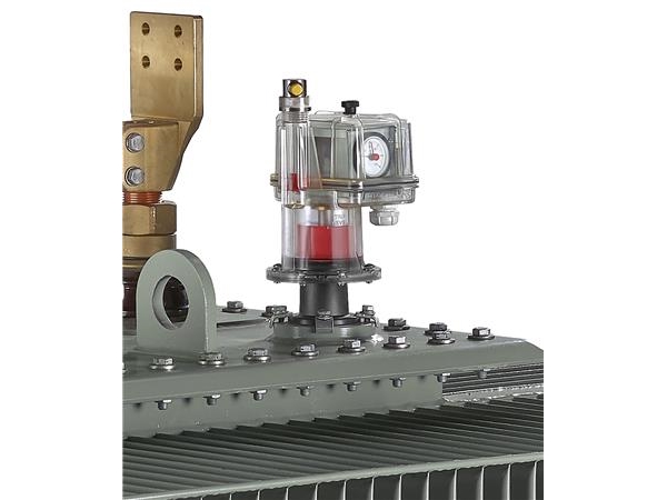 ELSEWEDY ELECTRIC Distributionstransformer 1250KVA 10,5/0,42KV DYN5 med MV isolator og LV flag ONAN
