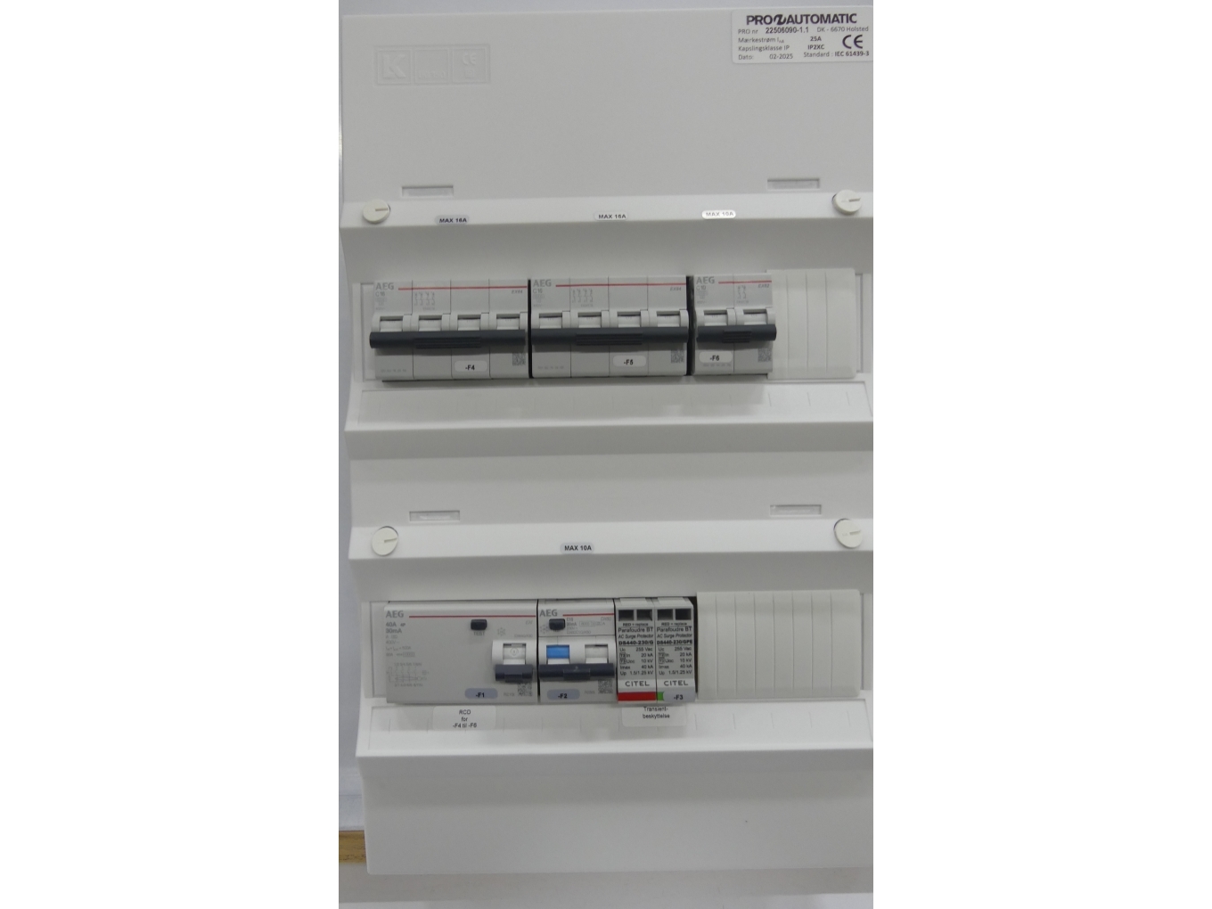 Gruppetavle færdigmonteret UG12 Hvid, 1xHPFI 40A 30mA, 1xC10 2P, 1xC10A/30mA, 2xC16 4P, 1xTransient