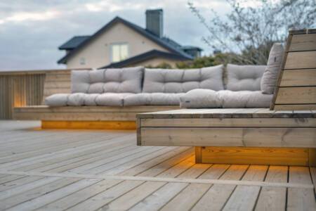 LED-remsa 230 V, dimbar, IP67, medljus 2700 K, 10 m, 120°, 11 W/m, 1100 lm/m, Ra > 80. Livslängd L70 75 000 h. Levereras i 10 m.
