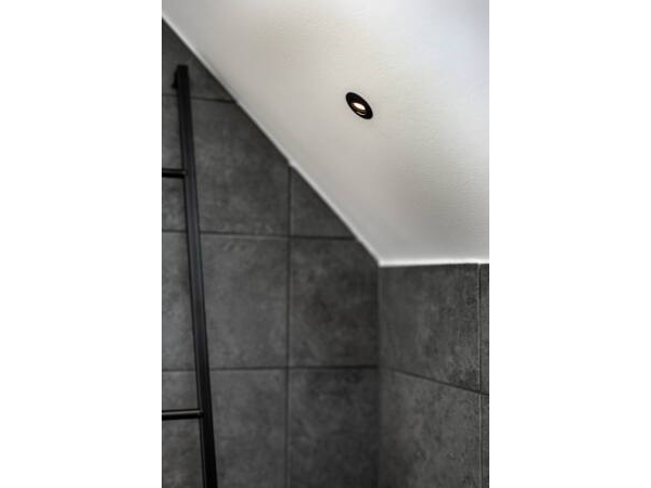 LED-minidownlight Core Smart Tilt 45° Sort 2700K, 50lm Ra>90, SDCM3, 1,2W, 350mA. trykklemme 2x0,2-0,75.