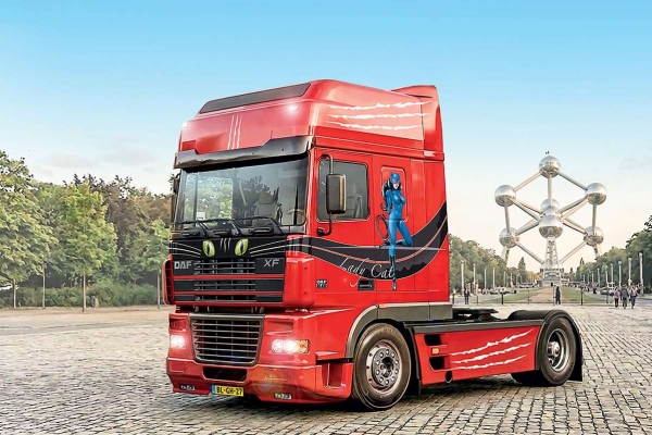 1:24 Daf Xf 95 „Super Space Cab“