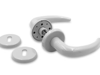 Klassisk Coupé dørgreb i grå med 6 mm click roset. Til indv. døre. Inkl. nøgleskilte (Ø52 mm), skruer og bøsninger til montering.